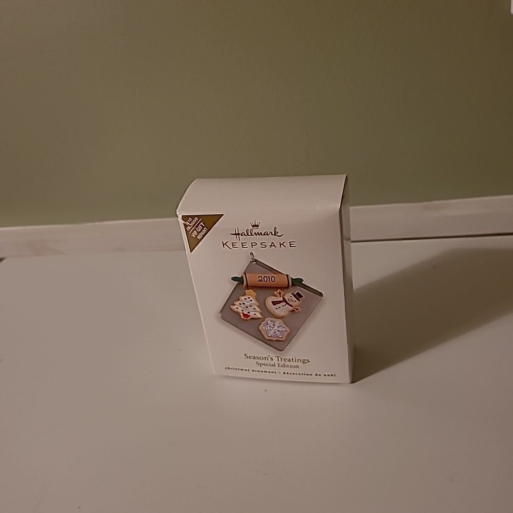 2010 Hallmark Keepsake Ornament